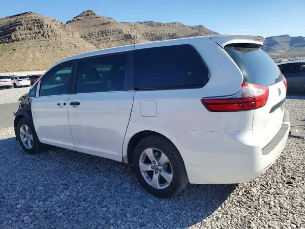 5TDZZ3DC7JS948591 2018 TOYOTA SIENNA - Image 2