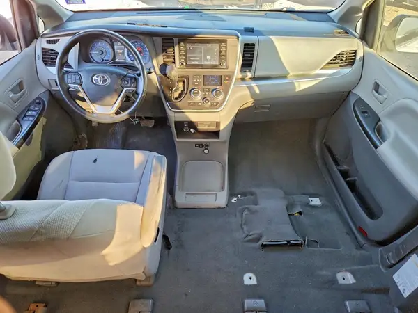 5TDZZ3DC7LS038037 2020 TOYOTA SIENNA - Image 8