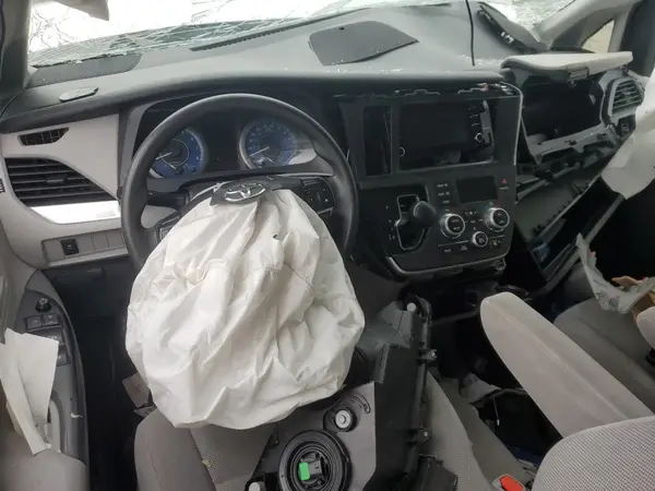 5TDZZ3DC7LS085679 2020 TOYOTA SIENNA - Image 8