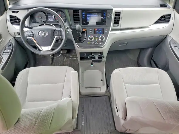 5TDZZ3DC8HS775383 2017 TOYOTA SIENNA - Image 8