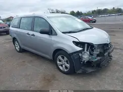 5TDZZ3DC8HS790305 2017 TOYOTA SIENNA