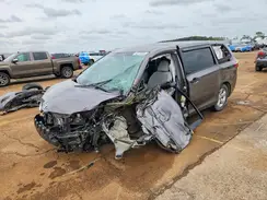 5TDZZ3DC8HS790580 2017 TOYOTA SIENNA