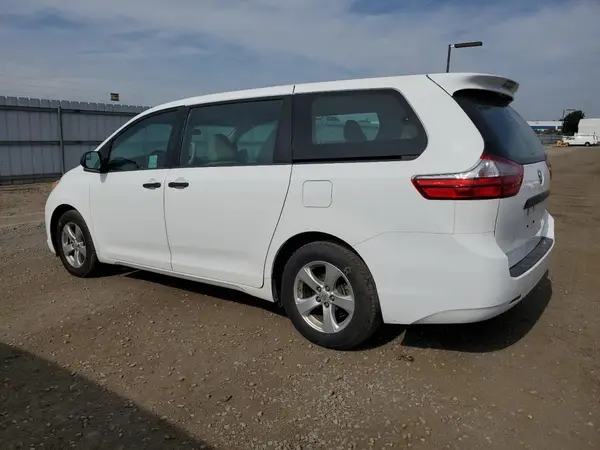 5TDZZ3DC8HS814375 2017 TOYOTA SIENNA - Image 2
