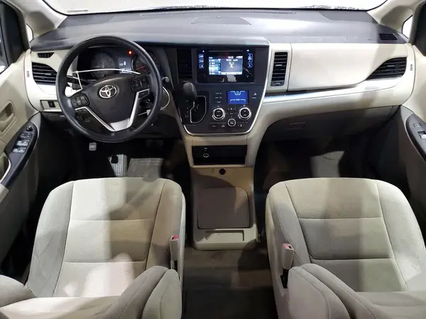 5TDZZ3DC8HS814375 2017 TOYOTA SIENNA - Image 8