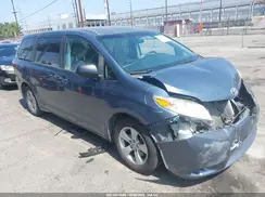 5TDZZ3DC8HS824307 2017 TOYOTA SIENNA