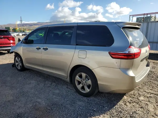 5TDZZ3DC8HS846436 2017 TOYOTA SIENNA - Image 2