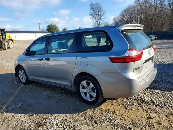 5TDZZ3DC8HS850048 2017 TOYOTA SIENNA - Image 2