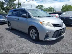 5TDZZ3DC8JS898929 2018 TOYOTA SIENNA