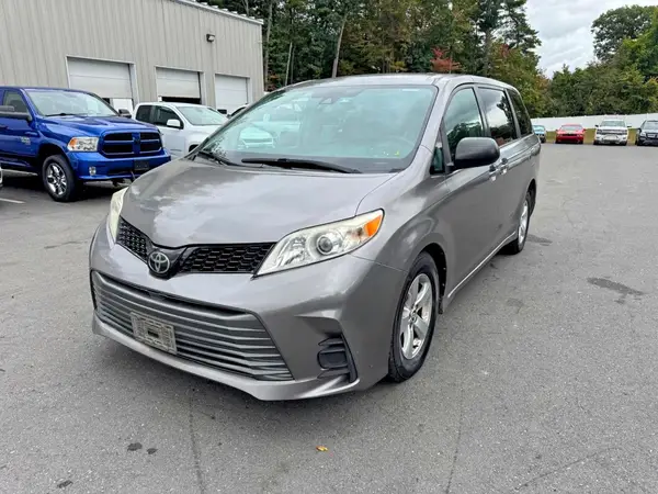 5TDZZ3DC8JS908598 2018 TOYOTA SIENNA - Image 1