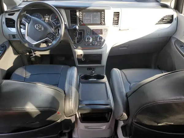 5TDZZ3DC8KS977406 2019 TOYOTA SIENNA - Image 8