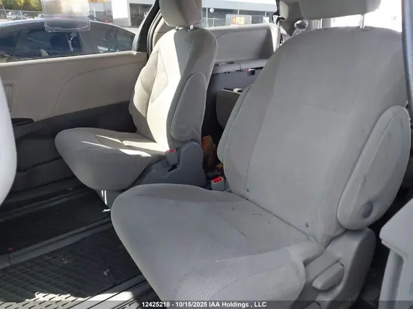 5TDZZ3DC8LS039066 2020 TOYOTA SIENNA - Image 8