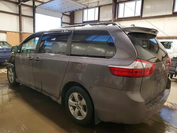 5TDZZ3DC8LS072259 2020 TOYOTA SIENNA - Image 2