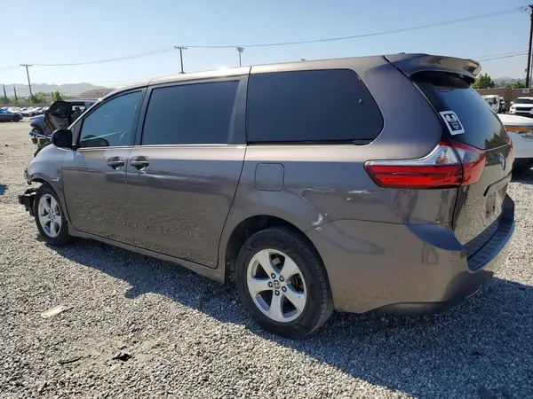 5TDZZ3DC8LS073881 2020 TOYOTA SIENNA - Image 2