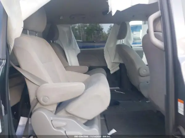 5TDZZ3DC8LS078255 2020 TOYOTA SIENNA - Image 8