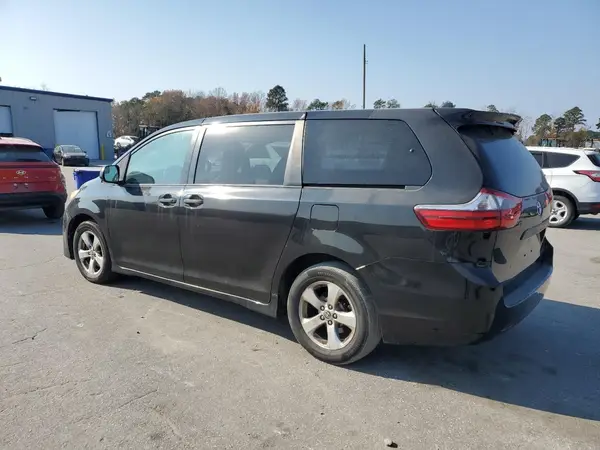 5TDZZ3DC8LS084976 2020 TOYOTA SIENNA - Image 2