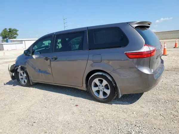 5TDZZ3DC9HS778289 2017 TOYOTA SIENNA - Image 2