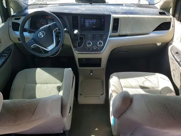 5TDZZ3DC9HS792970 2017 TOYOTA SIENNA - Image 8