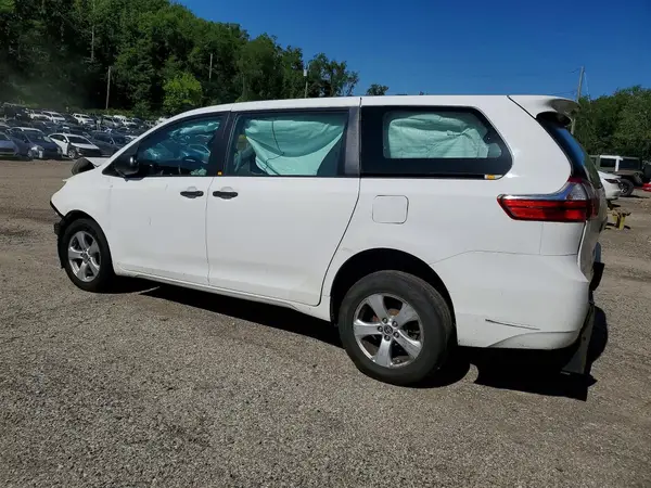 5TDZZ3DC9HS826826 2017 TOYOTA SIENNA - Image 2