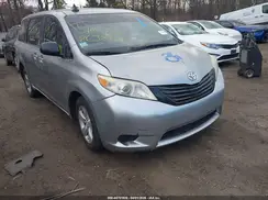 5TDZZ3DC9HS848633 2017 TOYOTA SIENNA