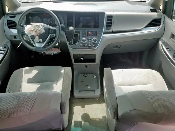 5TDZZ3DC9HS885665 2017 TOYOTA SIENNA - Image 8