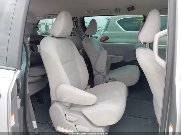 5TDZZ3DC9HS898304 2017 TOYOTA SIENNA - Image 8