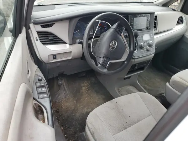 5TDZZ3DC9JS925278 2018 TOYOTA SIENNA - Image 8