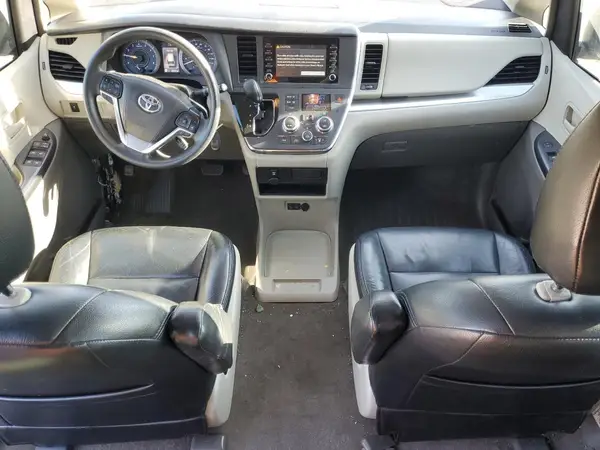 5TDZZ3DC9JS931453 2018 TOYOTA SIENNA - Image 8
