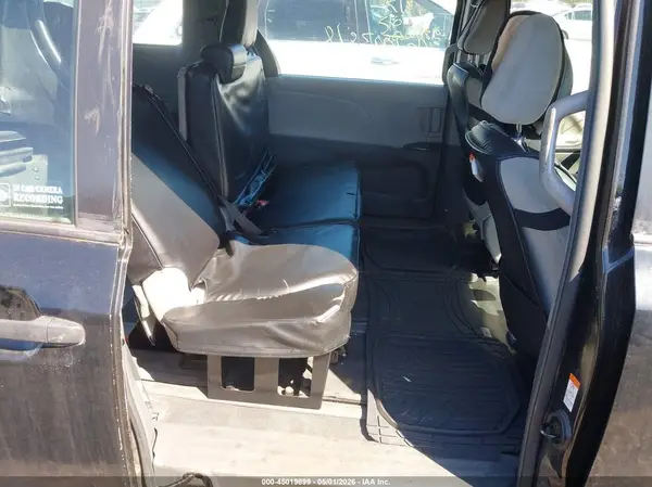 5TDZZ3DC9JS962007 2018 TOYOTA SIENNA - Image 8