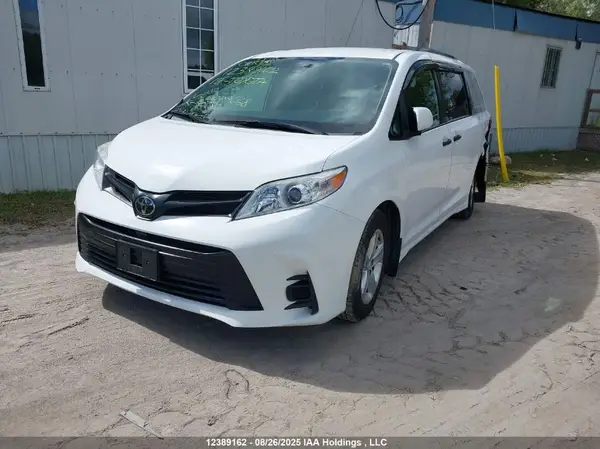 5TDZZ3DC9KS009668 2019 TOYOTA SIENNA - Image 2