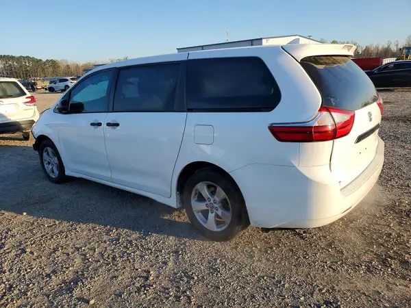 5TDZZ3DC9KS973283 2019 TOYOTA SIENNA - Image 2