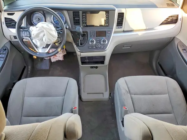 5TDZZ3DC9KS973283 2019 TOYOTA SIENNA - Image 8