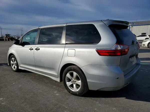 5TDZZ3DC9LS030098 2020 TOYOTA SIENNA - Image 2