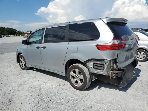 5TDZZ3DC9LS033826 2020 TOYOTA SIENNA - Image 2