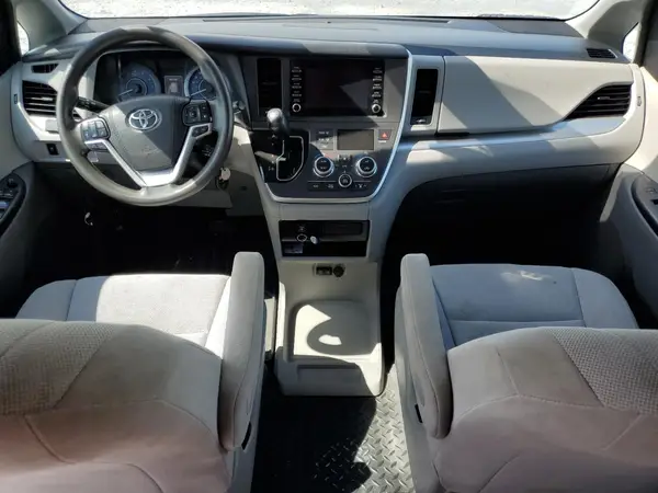 5TDZZ3DC9LS033826 2020 TOYOTA SIENNA - Image 8