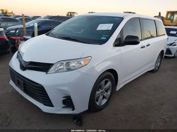 5TDZZ3DC9LS041232 2020 TOYOTA SIENNA - Image 2