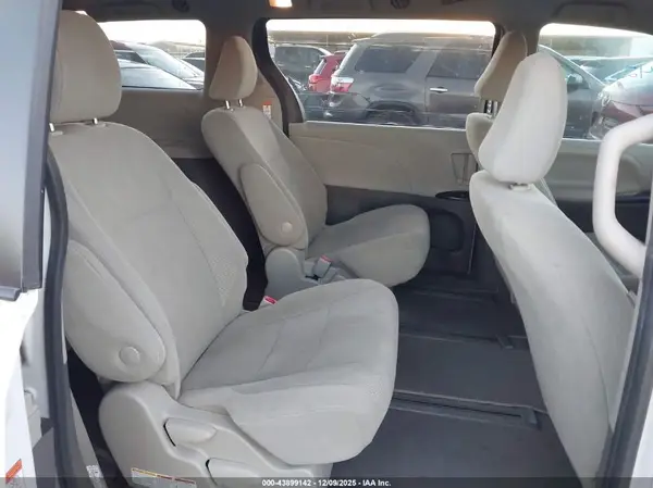 5TDZZ3DC9LS041232 2020 TOYOTA SIENNA - Image 8