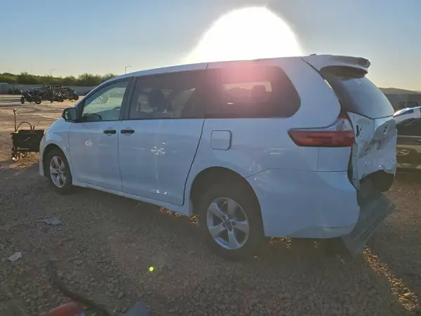 5TDZZ3DC9LS064400 2020 TOYOTA SIENNA - Image 2