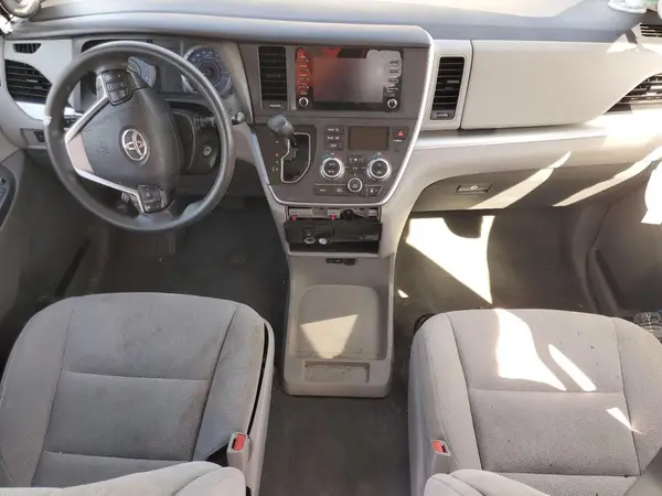 5TDZZ3DC9LS065532 2020 TOYOTA SIENNA - Image 8