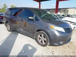 5TDZZ3DCXHS778141 2017 TOYOTA SIENNA