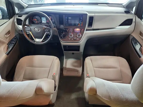 5TDZZ3DCXHS870172 2017 TOYOTA SIENNA - Image 8