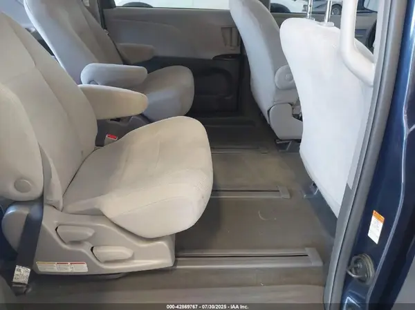 5TDZZ3DCXJS907985 2018 TOYOTA SIENNA - Image 8