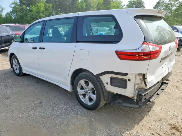 5TDZZ3DCXJS912121 2018 TOYOTA SIENNA - Image 2