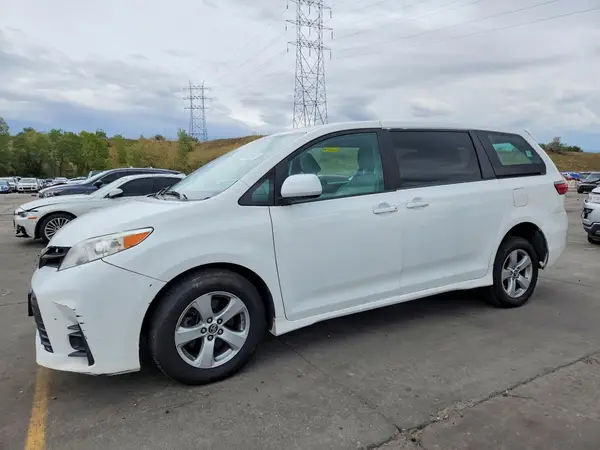 5TDZZ3DCXJS948696 2018 TOYOTA SIENNA - Image 1