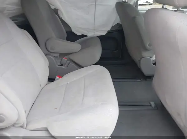 5TDZZ3DCXKS016936 2019 TOYOTA SIENNA - Image 8