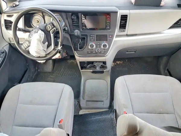 5TDZZ3DCXKS976225 2019 TOYOTA SIENNA - Image 8