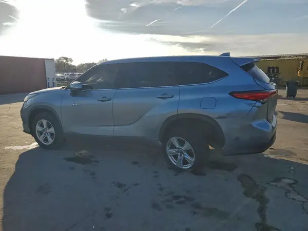 5TDZZRAH0MS085687 2021 TOYOTA HIGHLANDER - Image 2