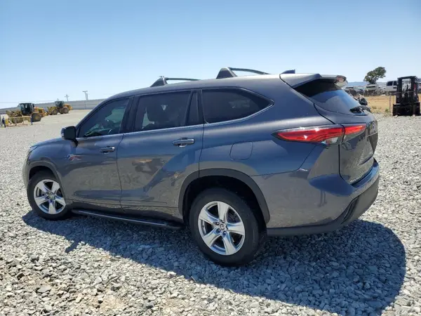 5TDZZRAH0MS522393 2021 TOYOTA HIGHLANDER - Image 2