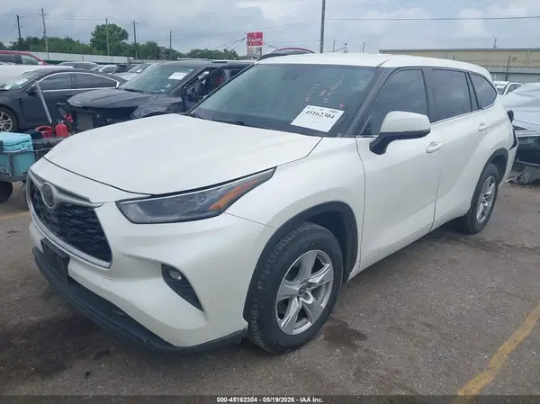 5TDZZRAH0MS524404 2021 TOYOTA HIGHLANDER - Image 2