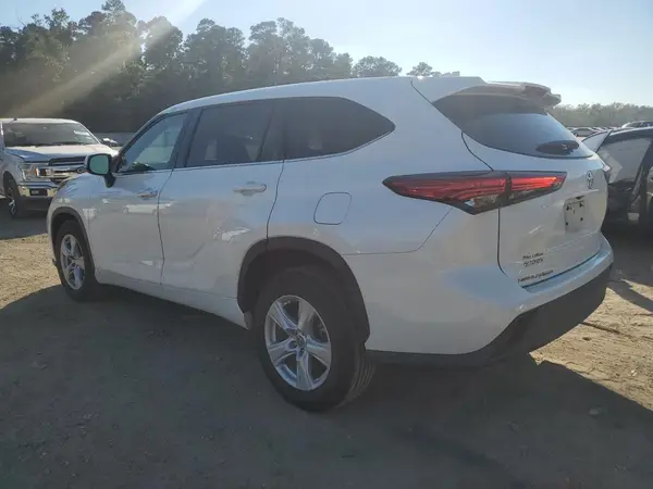 5TDZZRAH0MS525570 2021 TOYOTA HIGHLANDER - Image 2