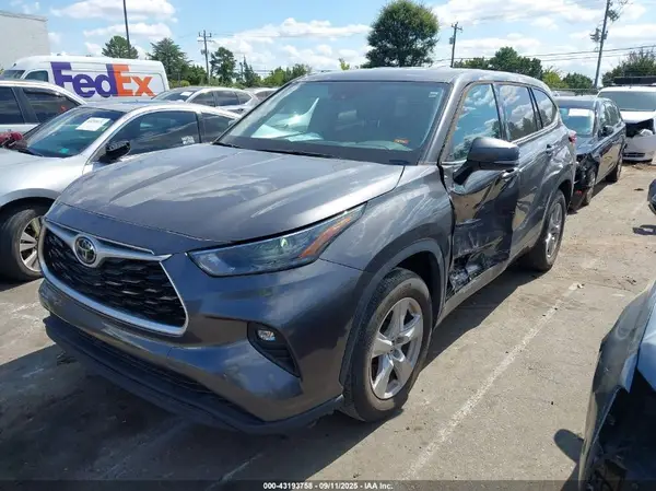 5TDZZRAH0NS091099 2022 TOYOTA HIGHLANDER - Image 2